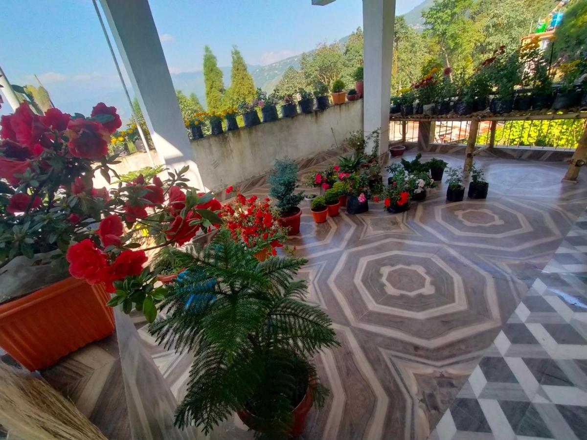 Ajit Homestay, Darjeeling Дарджилинг Экстерьер фото